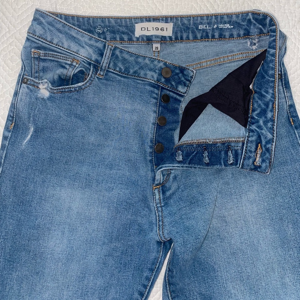 DL1961 women’s  Light Blue Relaxed Jeans